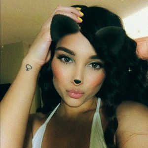 Meet your Posher, Briana